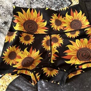 Small united lifters shorts can’t wear anymore cause of booty gains